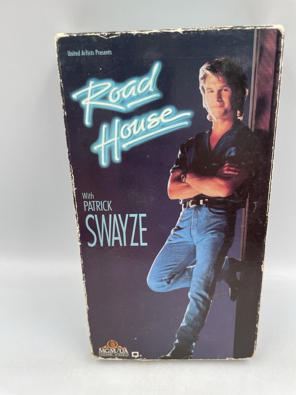 Road House (1989 VHS Movie) Patrick Swayze Action Movie